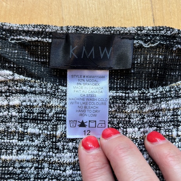 KMW girls dress size 12. Sparkles of gold woven throughout, 3/4 length sleeve - Picture 5 of 5